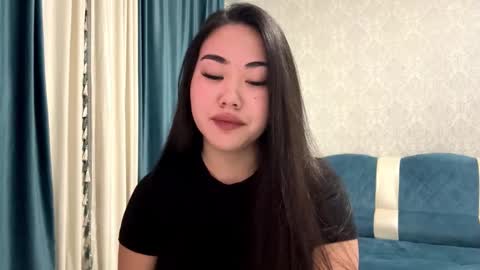 Aypril   online show from October 19, 2025, 3:01 pm