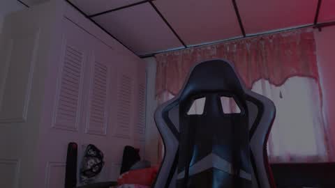 brasi_ online show from November 14, 2025, 6:28 pm