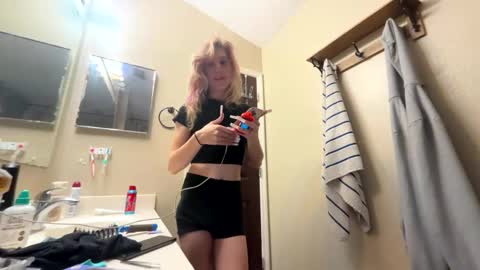 Snapshot of bray19509 chatting on December 17, 2025, 7:09 pm bray19509 online show from December 17, 2025, 7:09 pm