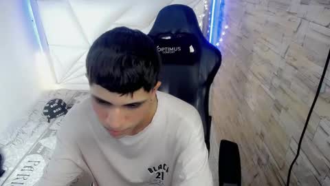 Snapshot of brayan_lopezz chatting on December 4, 2024, 6:50 pm BRAYAN online show from December 4, 2024, 6:50 pm