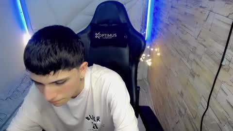 Snapshot of brayan_lopezz chatting on December 5, 2024, 6:00 pm BRAYAN online show from December 5, 2024, 6:00 pm