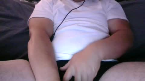 Snapshot of breed_u_ chatting on July 1, 2026, 6:37 am breed_u_ online show from July 1, 2026, 6:37 am