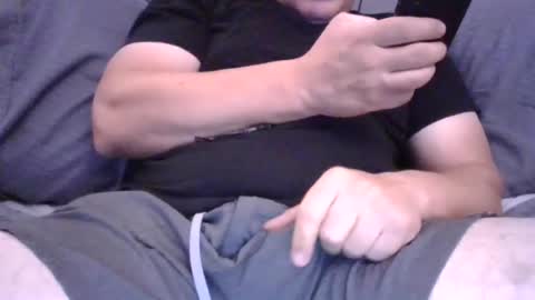 Snapshot of breed_u_ chatting on July 17, 2026, 6:53 am breed_u_ online show from July 17, 2026, 6:53 am