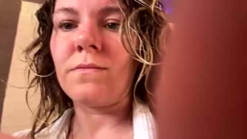 Snapshot of brendaaryas chatting on May 3, 2026, 4:02 pm Brenda online show from May 3, 2026, 4:02 pm