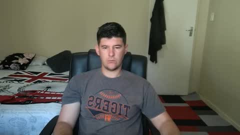 ask me lol online show from October 17, 2025, 5:54 am