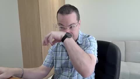 Brett online show from September 20, 2025, 10:49 am