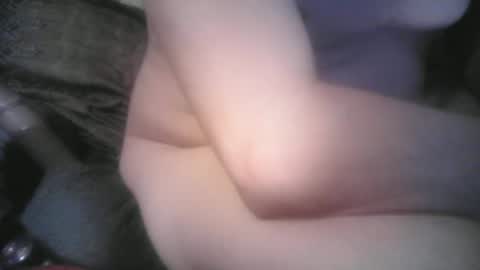 Snapshot of bri20fu chatting on July 7, 2026, 6:47 am raining down on me online show from July 7, 2026, 6:47 am