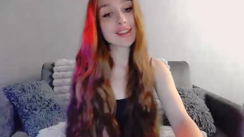 bri_fox online show from June 18, 2026, 9:41 pm