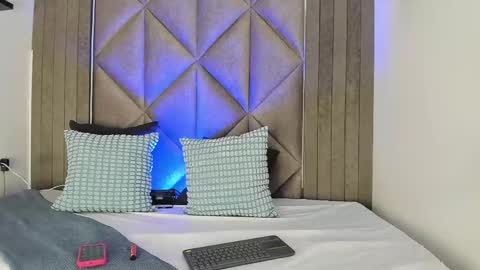 B R I A  online show from September 13, 2025, 2:33 am