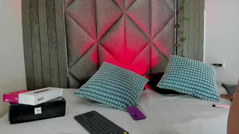 Snapshot of briaconner_ chatting on May 26, 2026, 2:51 am B R I A online show from May 26, 2026, 2:51 am