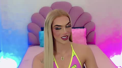 Snapshot of briana_sex32 chatting on February 2, 2025, 6:48 am BRIANA online show from February 2, 2025, 6:48 am