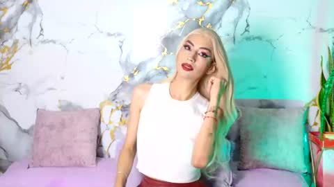 Snapshot of briana_white chatting on August 1, 2026, 5:45 pm briana_white online show from August 1, 2026, 5:45 pm