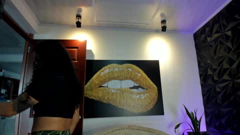 BRIANA online show from January 16, 2025, 6:48 pm