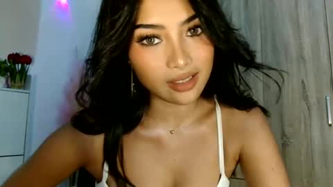 Bridgets room online show from April 24, 2026, 7:05 pm