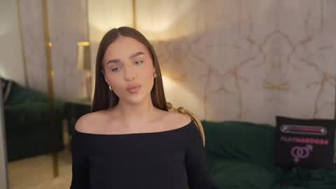 Diamonds Girls online show from October 25, 2025, 12:23 pm