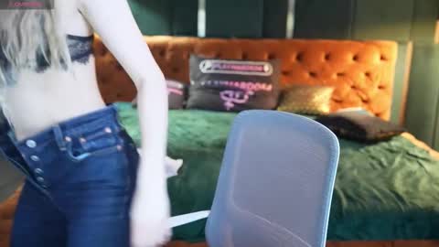 Snapshot of bright_diamonds_054 chatting on February 5, 2026, 12:21 pm Diamonds Girls online show from February 5, 2026, 12:21 pm