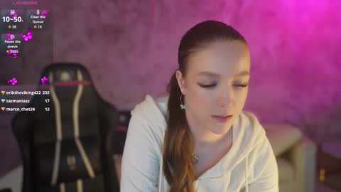 Snapshot of bright_diamonds_054 chatting on February 12, 2026, 12:38 am Diamonds Girls online show from February 12, 2026, 12:38 am