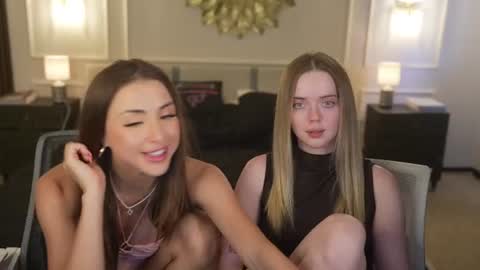 Snapshot of bright_diamonds_054 chatting on June 27, 2026, 12:22 pm Diamonds Girls online show from June 27, 2026, 12:22 pm