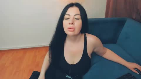 brilliantegirl_ online show from April 18, 2026, 6:17 am