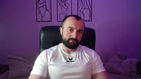 brindlefly69 online show from April 14, 2026, 10:43 am