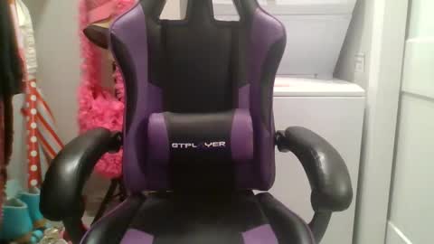 Snapshot of briny2021 chatting on January 3, 2025, 12:52 pm Briny online show from January 3, 2025, 12:52 pm