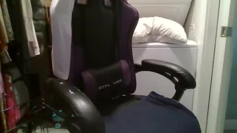 Snapshot of briny2021 chatting on December 21, 2025, 3:41 pm Briny online show from December 21, 2025, 3:41 pm