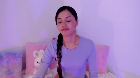 Snapshot of brisa_blue chatting on May 19, 2026, 8:26 pm Brisa online show from May 19, 2026, 8:26 pm