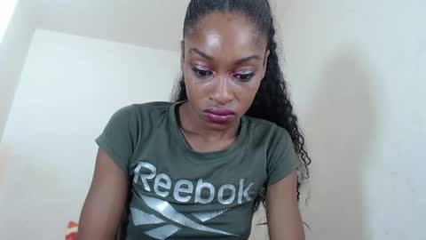 Snapshot of britanylee_01 chatting on September 27, 2025, 9:03 am britanylee 01 online show from September 27, 2025, 9:03 am