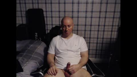 Snapshot of britguy_uk chatting on December 26, 2024, 3:59 am Lemee Joinyuu online show from December 26, 2024, 3:59 am