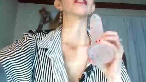 Snapshot of brithany_hunt chatting on April 2, 2026, 6:16 pm brithany hunt online show from April 2, 2026, 6:16 pm