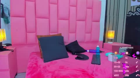 brithanyslim online show from February 1, 2025, 3:52 am