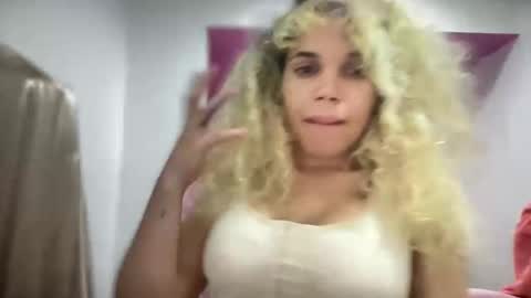 brithneysquirt online show from November 17, 2025, 2:28 am