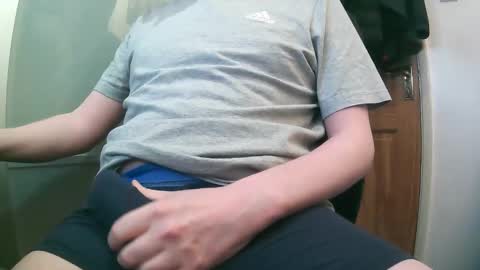 Snapshot of britishtom93 chatting on November 13, 2025, 12:20 am British Tom online show from November 13, 2025, 12:20 am