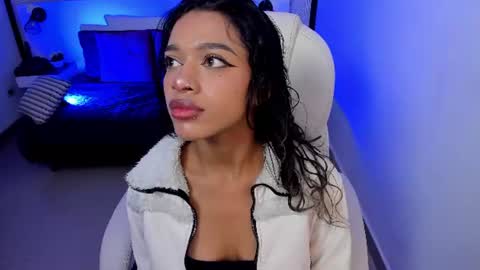 Snapshot of britney_collins_ chatting on July 15, 2026, 1:05 pm britney_collins_ online show from July 15, 2026, 1:05 pm