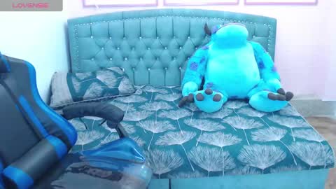 Britney  online show from January 12, 2025, 9:51 am