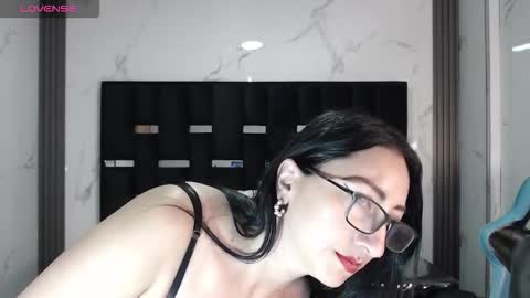 Britney  online show from March 5, 2026, 2:40 am