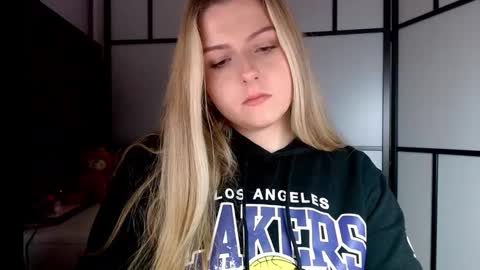 BritneyGlow online show from December 1, 2024, 4:29 pm