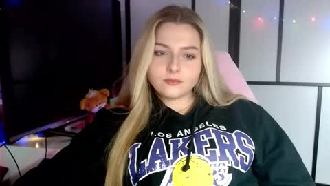 BritneyGlow online show from December 6, 2024, 5:55 pm