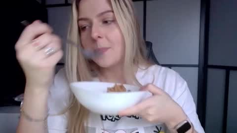 BritneyGlow online show from December 9, 2024, 11:26 am