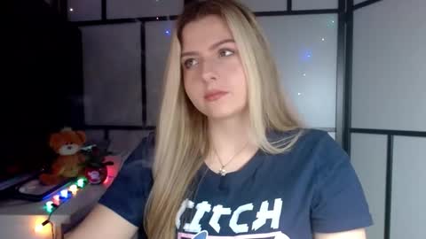 BritneyGlow online show from December 10, 2024, 4:17 pm