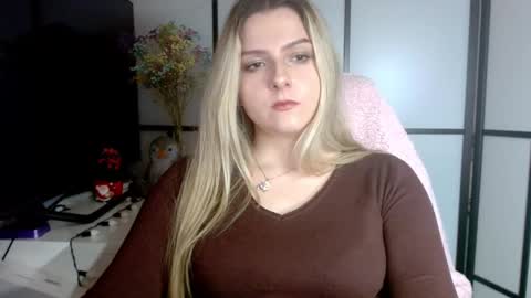 BritneyGlow online show from January 3, 2025, 7:18 pm