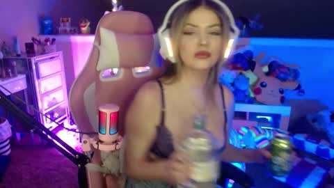 britneyskylarx online show from December 4, 2025, 5:39 am