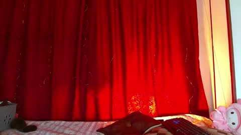 Snapshot of brittany_bubbles chatting on March 10, 2025, 5:07 pm maru miaw Please help me to reach 100 thumbs up online show from March 10, 2025, 5:07 pm