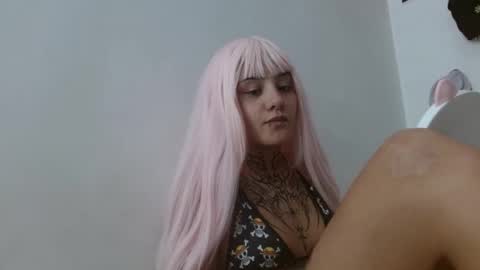 Snapshot of brittany_bubbles chatting on October 5, 2025, 11:13 pm maru miaw Please help me to reach 100 thumbs up online show from October 5, 2025, 11:13 pm