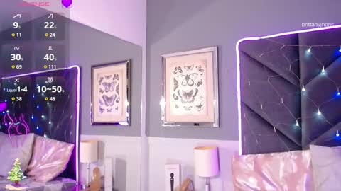 brittany 25 years old  happy as a worm  online show from December 17, 2024, 2:12 am