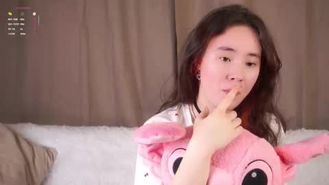 Lina online show from February 25, 2026, 11:31 am