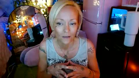 brittneychats81 online show from May 27, 2026, 1:13 am