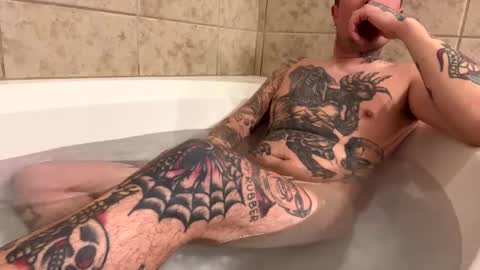 Snapshot of brngitdwn chatting on December 11, 2024, 3:24 am BrngItDwn online show from December 11, 2024, 3:24 am