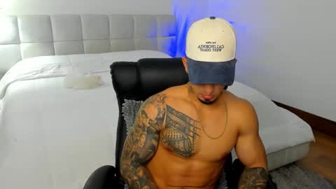 brody_dallas1 online show from December 5, 2025, 6:55 am