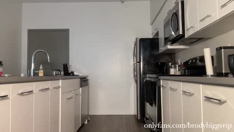 Brody Biggs online show from September 22, 2025, 12:01 am